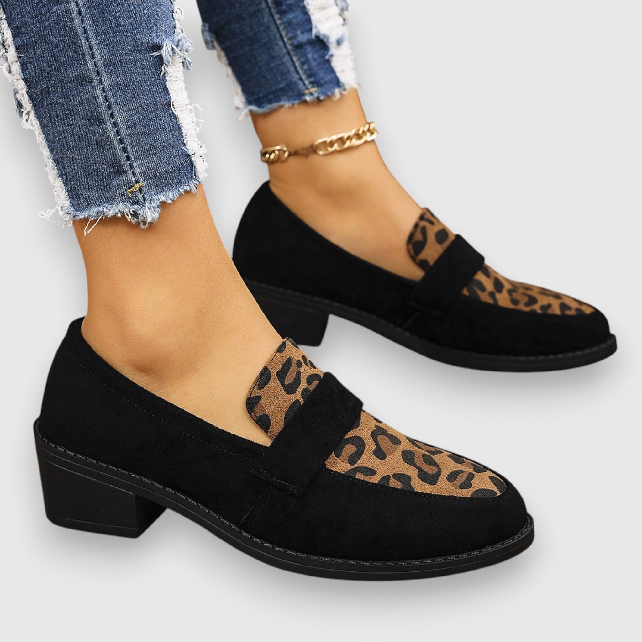 Brunika Loafers, set fra siden