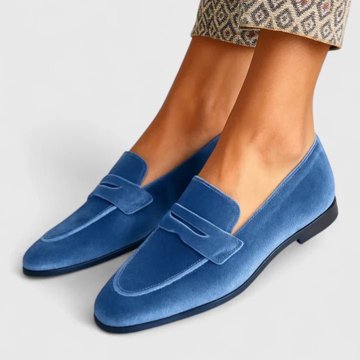 Olivia Fløjlblå loafers, set forfra